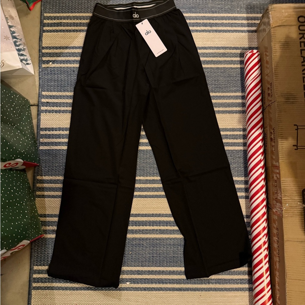 NWT ALO Yoga Black Trouser Pants - Picture 5 of 5